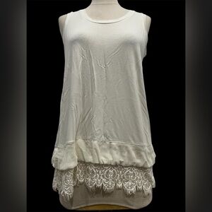 Daisy‎ Fuentes Lace Trim Tank Top.